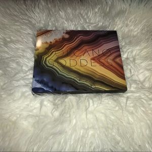 BECCA Volcano Goddess Eyeshadow Palette